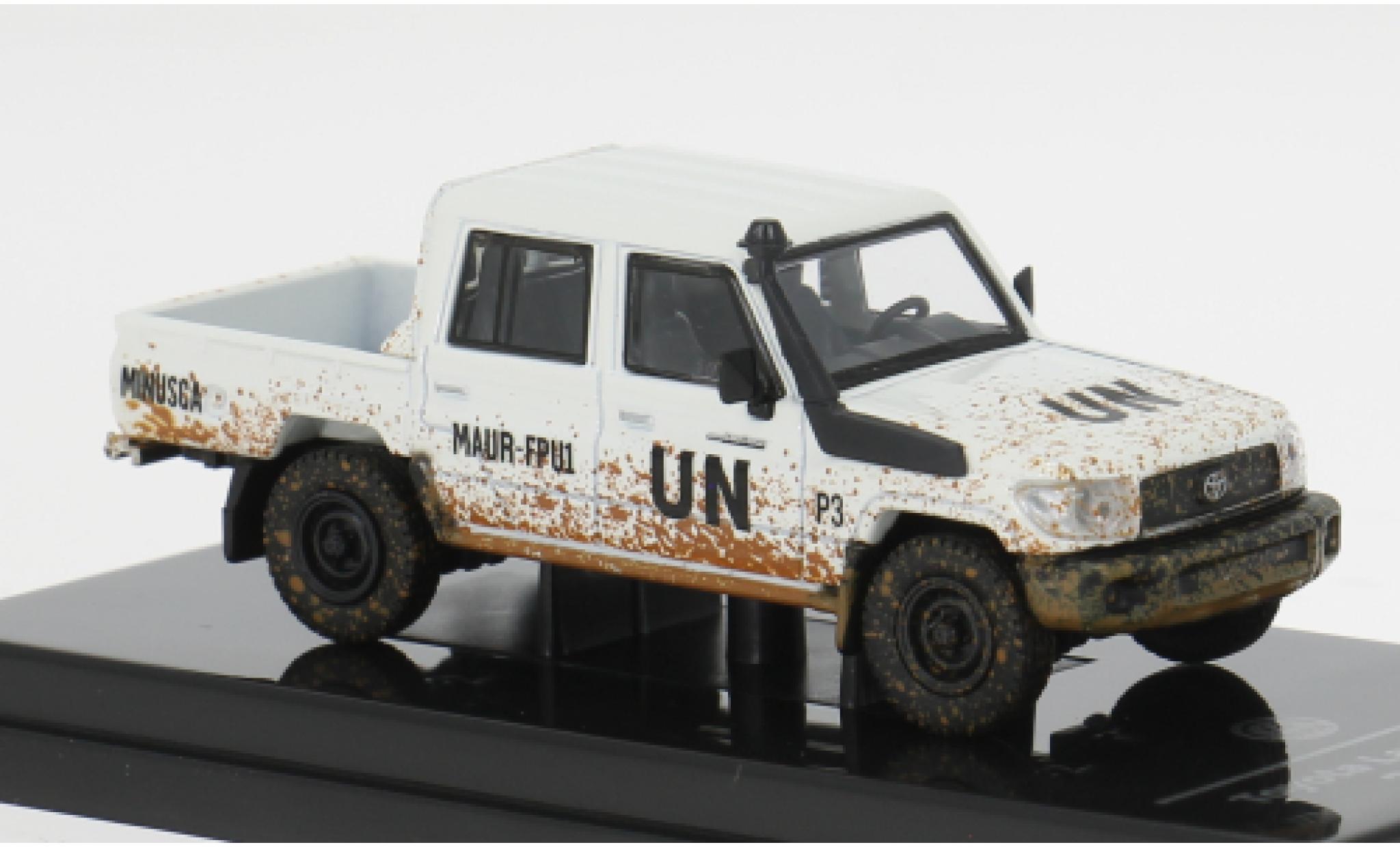 Toyota Land Cruiser 1/64 Para64 LC79 white 2014 1:64 diecast model cars