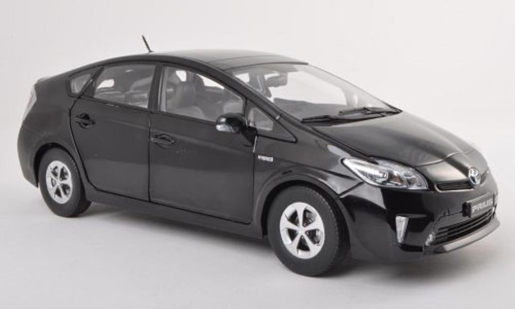 Toyota Prius 1/18 Paudi black 2012 diecast model cars