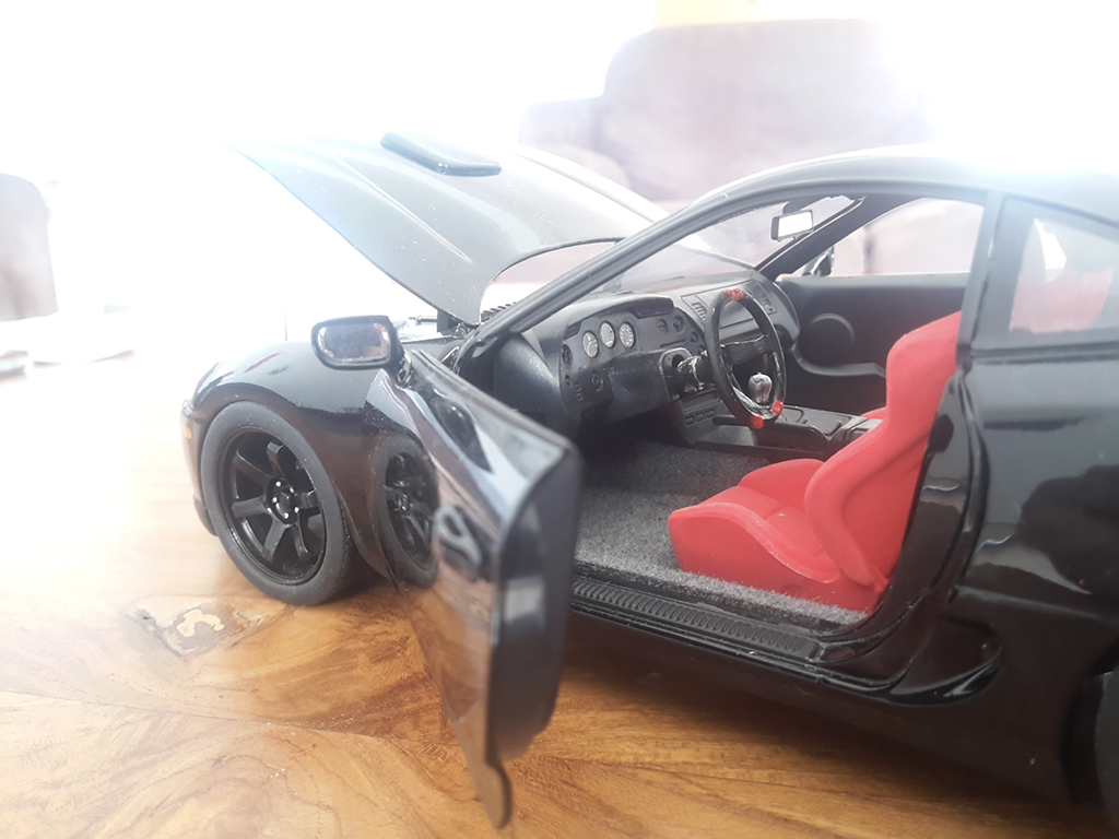 Toyota Supra Base black jantes 18 pouces et disques de frein 1/18 Kyosho