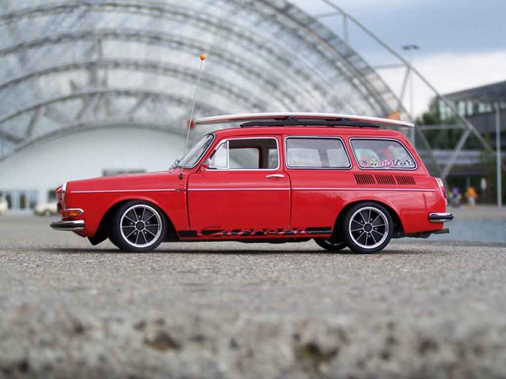 Volkswagen 1600 Base tl old school red avec brm jantes 1/18 Sun Star