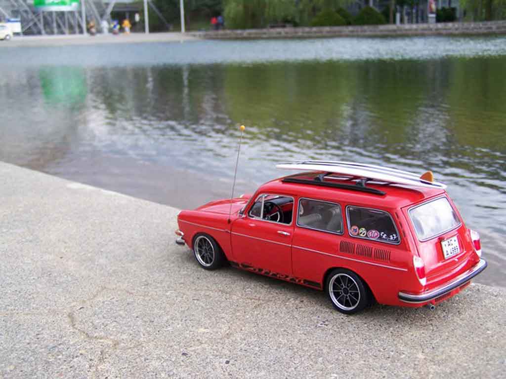 Volkswagen 1600 Base tl old school red avec brm jantes 1/18 Sun Star