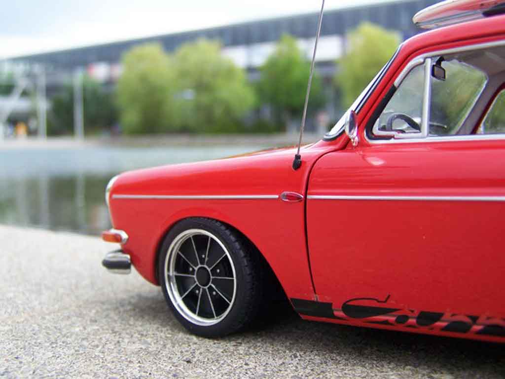 Volkswagen 1600 Base tl old school red avec brm jantes 1/18 Sun Star