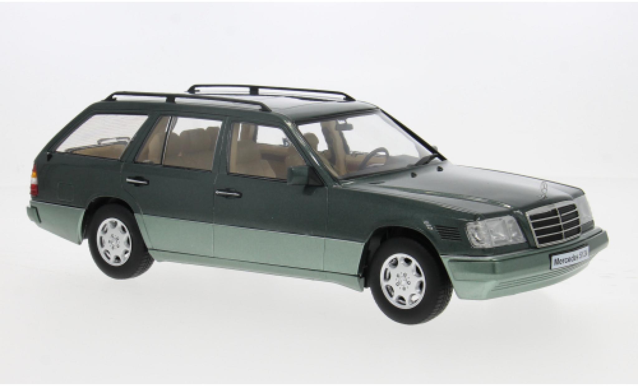 Mercedes Classe E 1/18 Triple 9 Collection T-Modell (S124) green 1995 1:18 diecast model cars