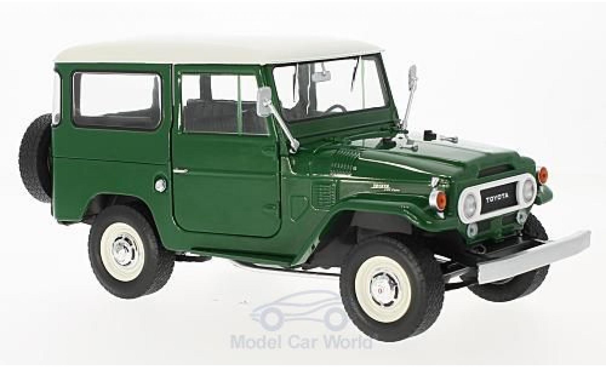 Toyota Land Cruiser 1/18 Triple 9 Collection FJ40 green/white 1967 diecast model cars