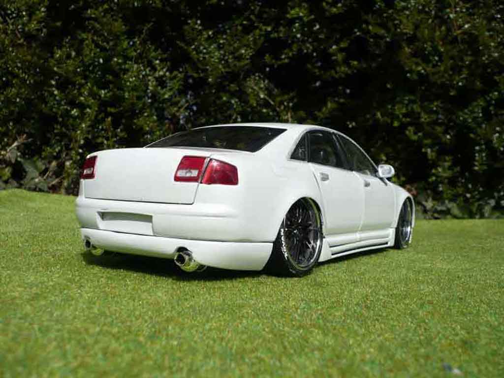 Audi A8 berline dub white 1/18 Motormax