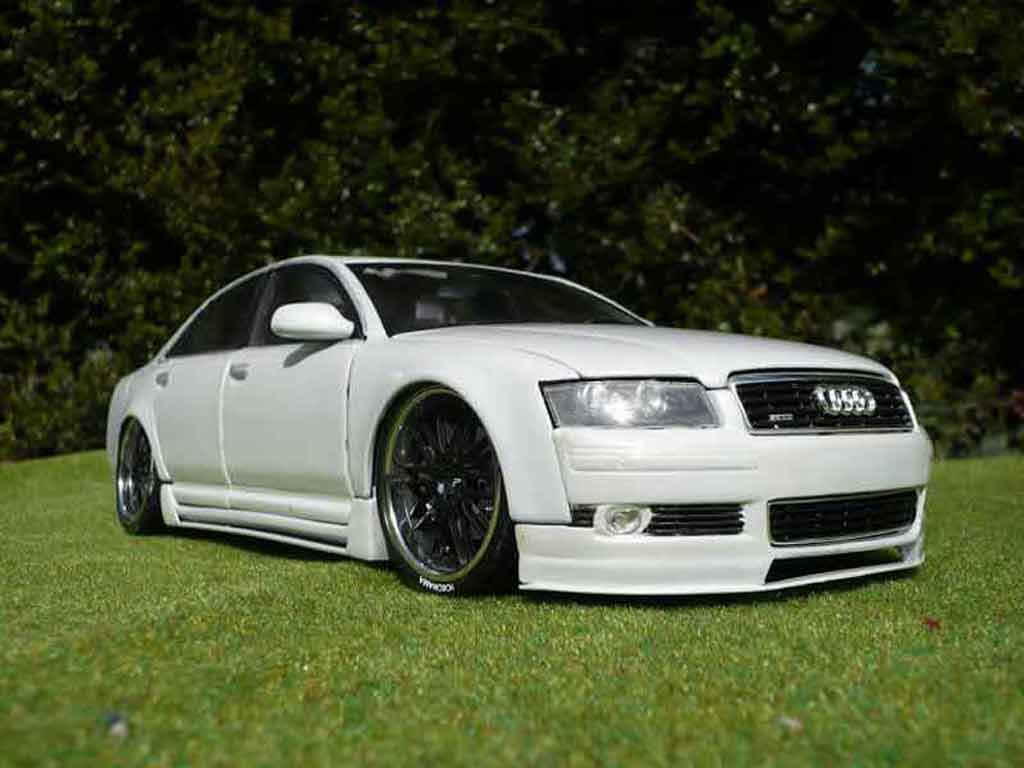 Audi A8 berline dub white 1/18 Motormax