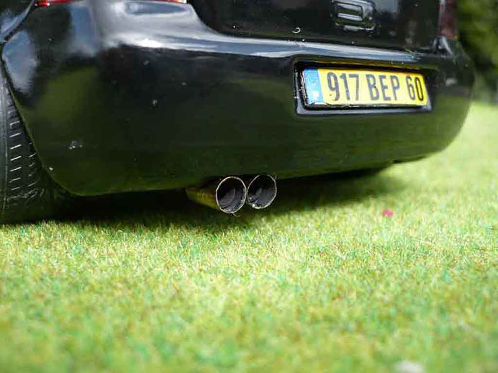 Volkswagen Golf GTI full black 1/18 Revell