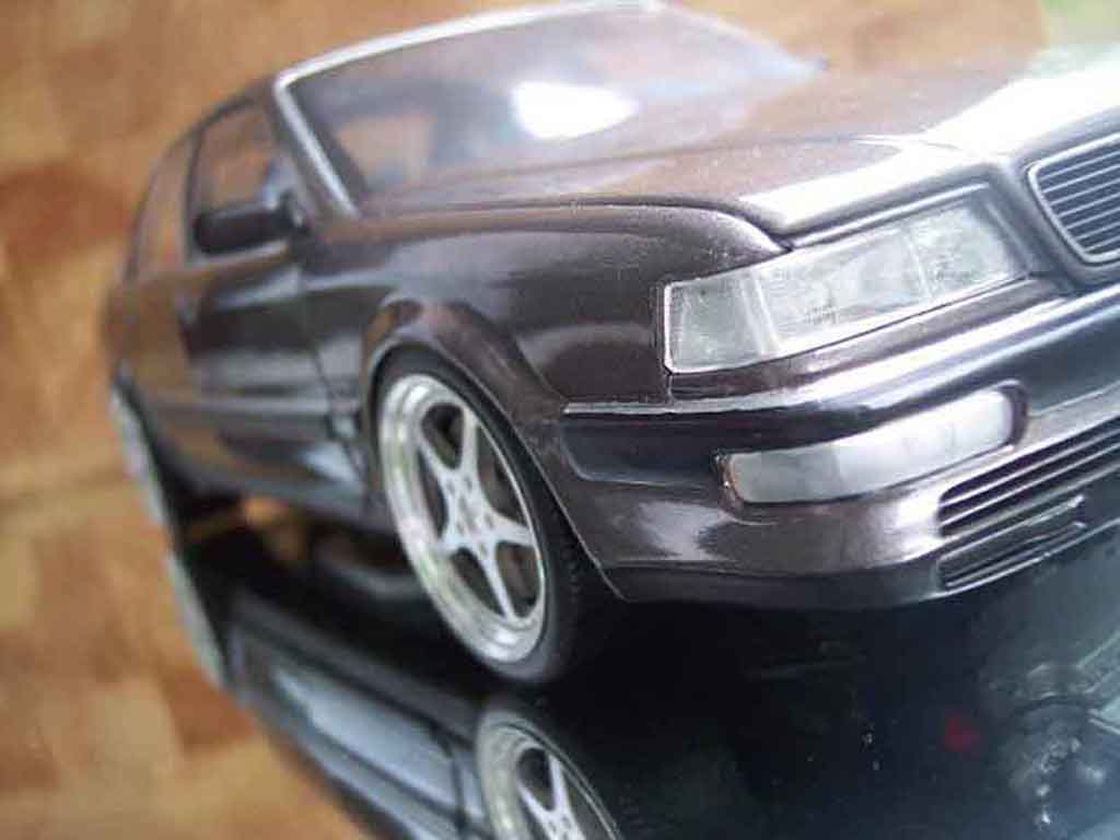 Audi V8 berline Quattro street version 1/18 Minichamps