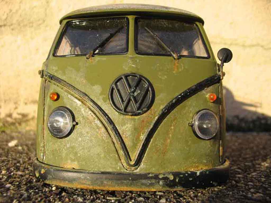 Volkswagen Combi Base 1962 rusty split 1/18 Welly