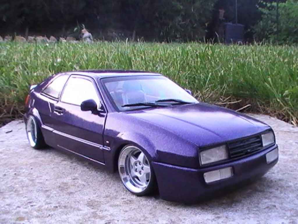 Volkswagen Corrado VR6 peinture violet avec paillette 1/18 Revell