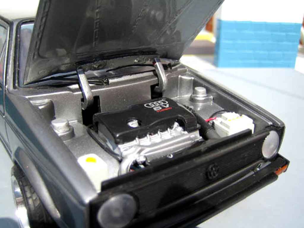 Volkswagen Golf GTI 1 swap moteur audi tt 1/18 Sun Star
