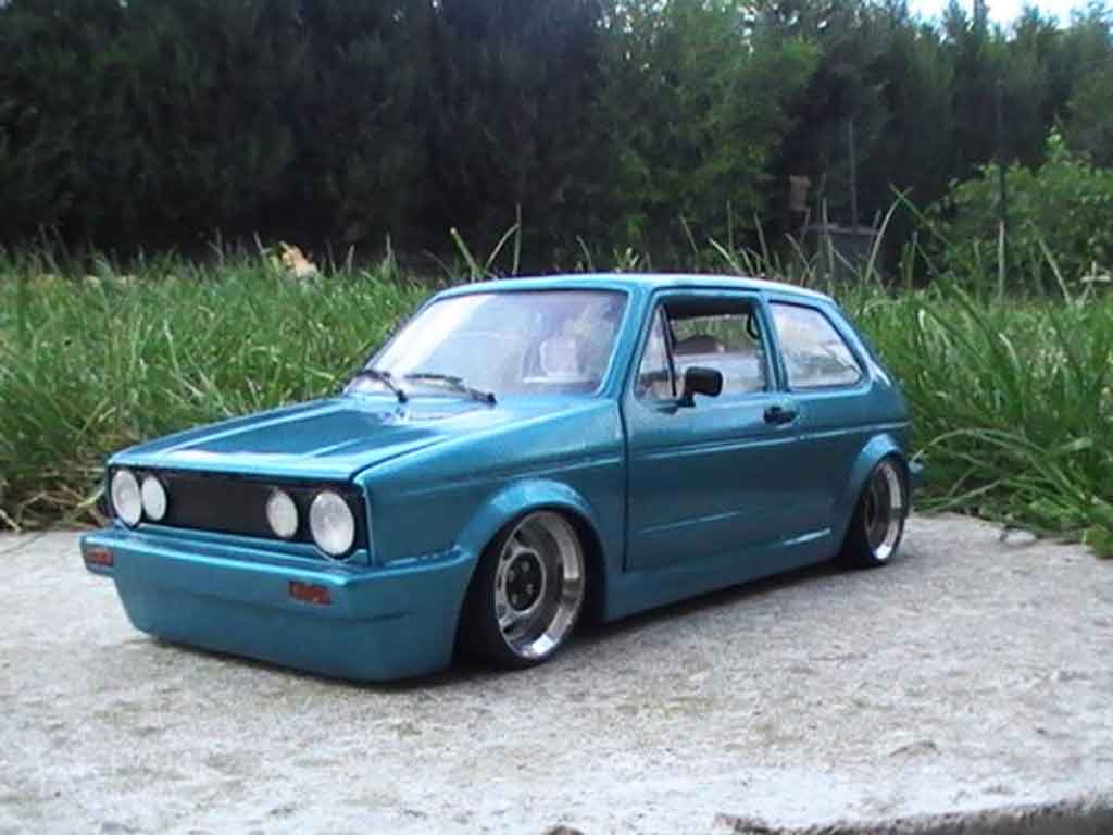 Volkswagen Golf GTI swap 16s de 1982 1/18 Solido