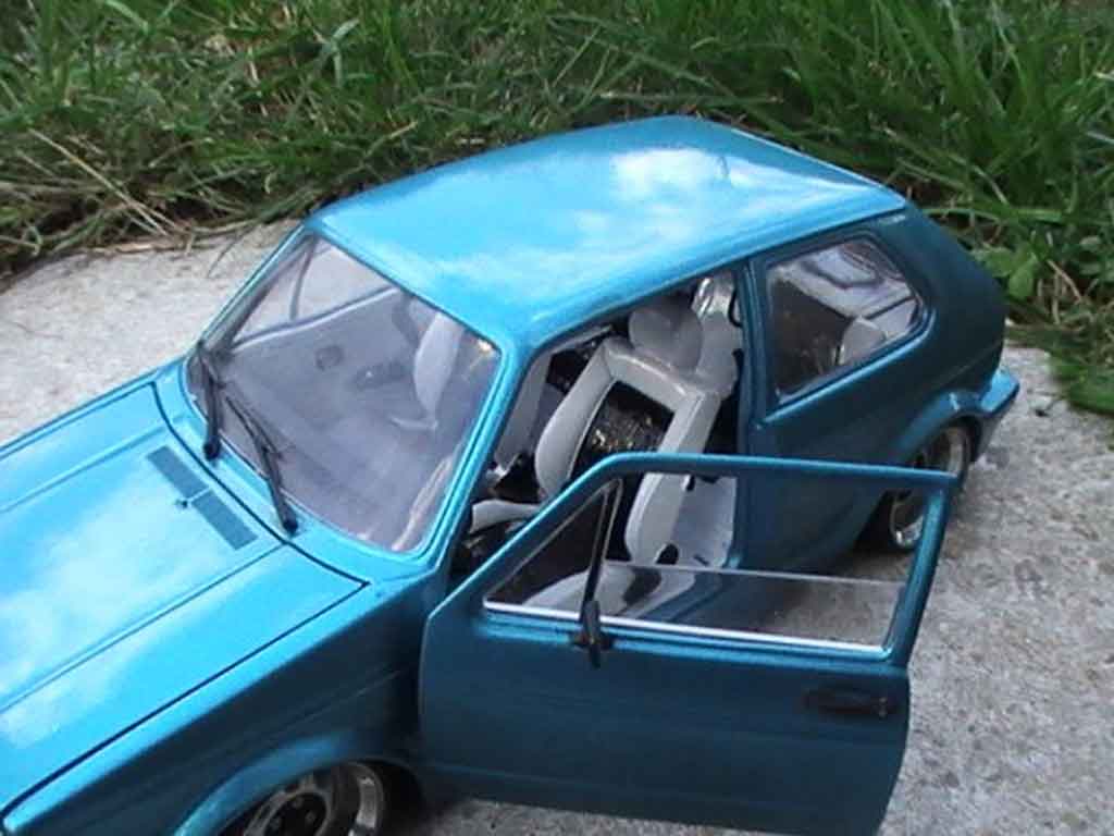 Volkswagen Golf GTI swap 16s de 1982 1/18 Solido
