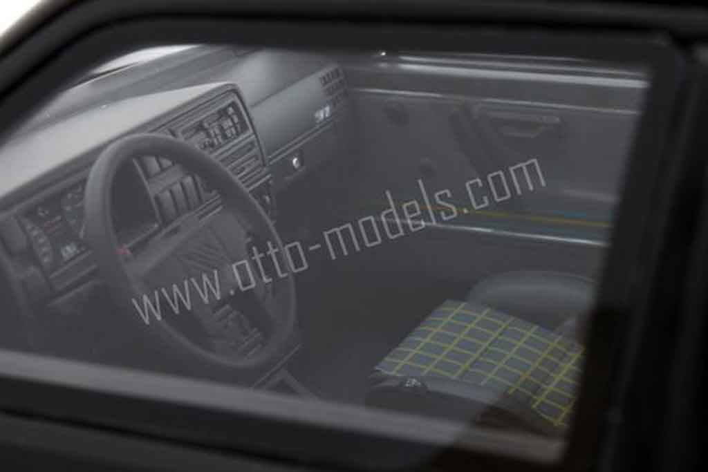 Volkswagen Golf GTI 16s black 1990 1/18 Ottomobile