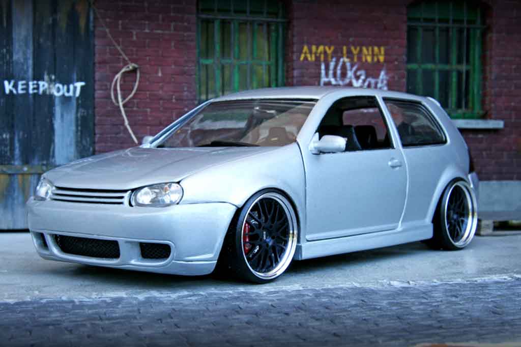 Volkswagen Golf IV R32 1/18 Revell IV R32 kit carrosserie grey jantes bbs 18 pouces diecast model cars