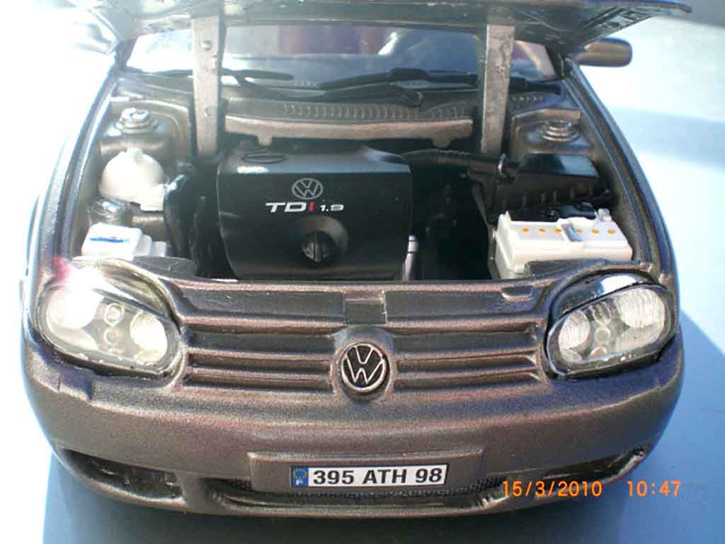 Volkswagen Golf R32 tdi german look kit carrosserie 1/18 Revell
