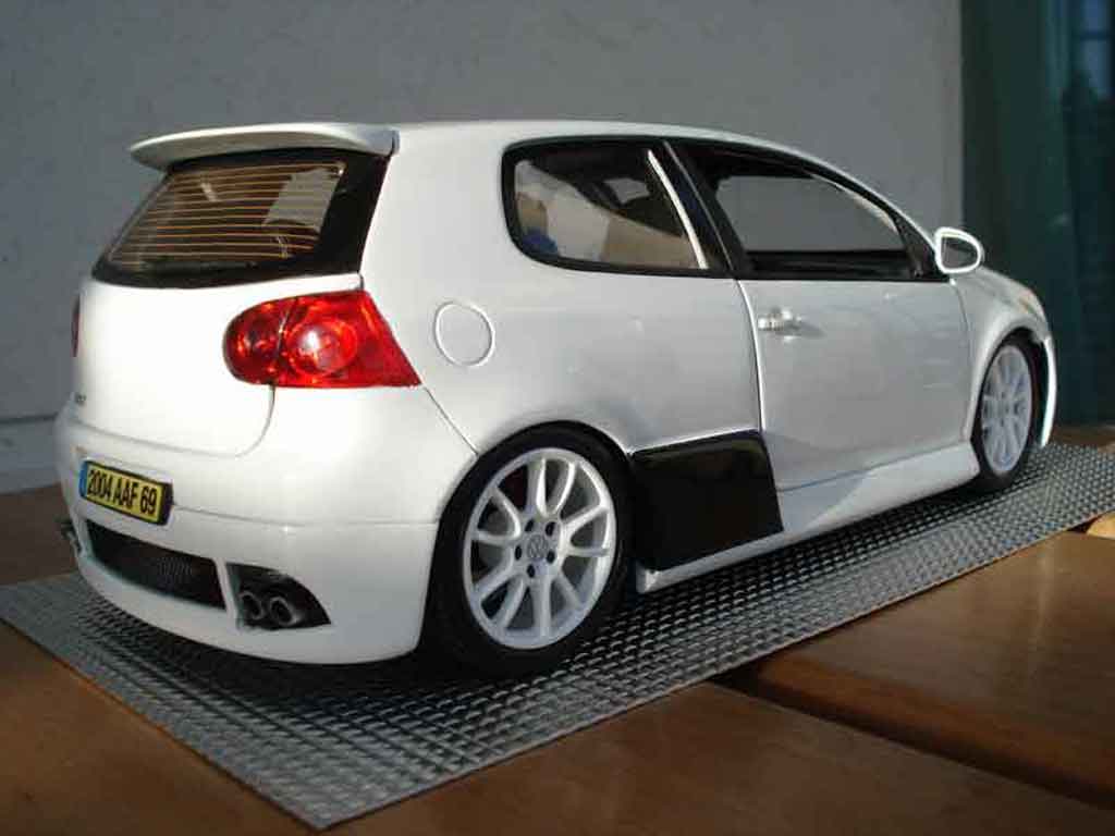 Volkswagen Golf GTI white hofele spirit 1/18 Norev