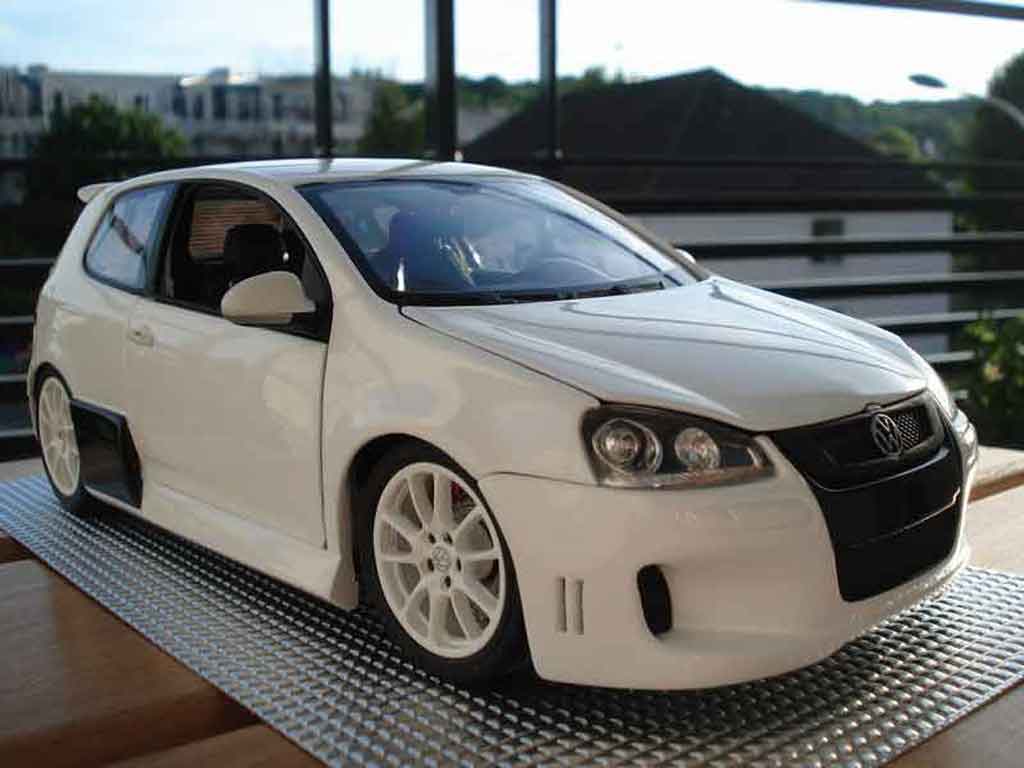 Volkswagen Golf GTI white hofele spirit 1/18 Norev