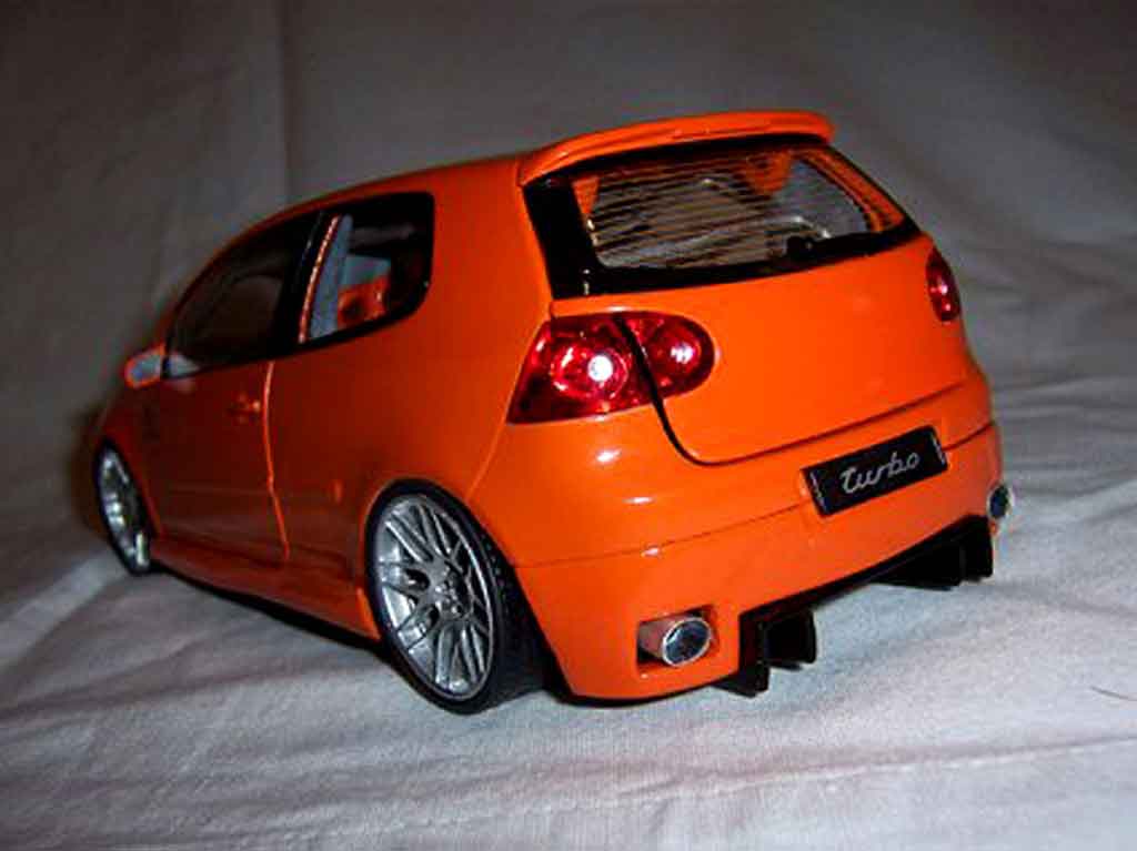 Volkswagen Golf GTI orange jantes bbs 19 pouces 1/18 Norev