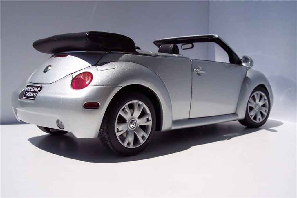 Volkswagen New Beetle Cabriolet grey metallisee 1/18 Burago