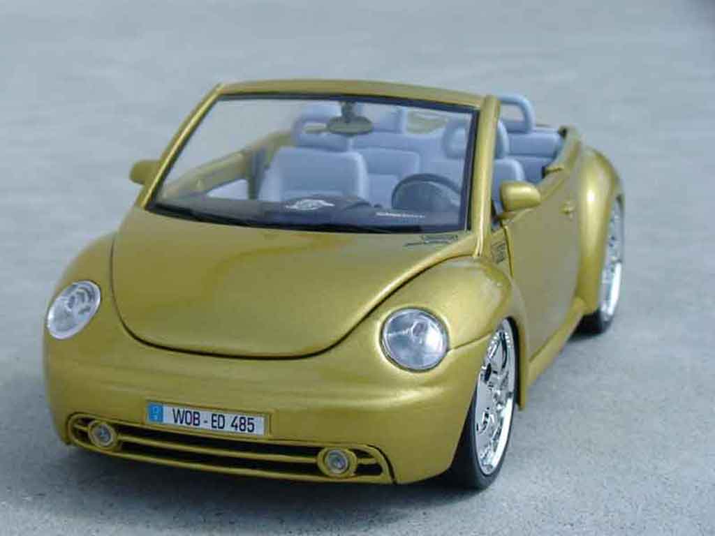 Volkswagen New Beetle Cabriolet west coast 1/18 Burago