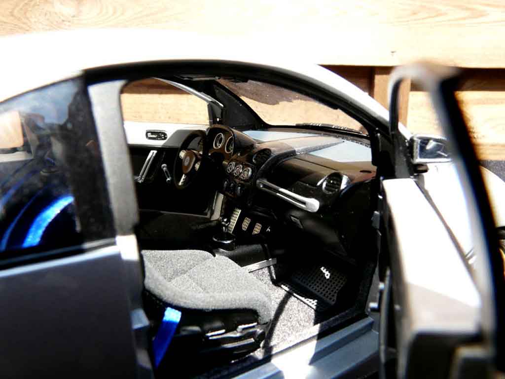 Volkswagen New Beetle RSI r 1/18 Autoart