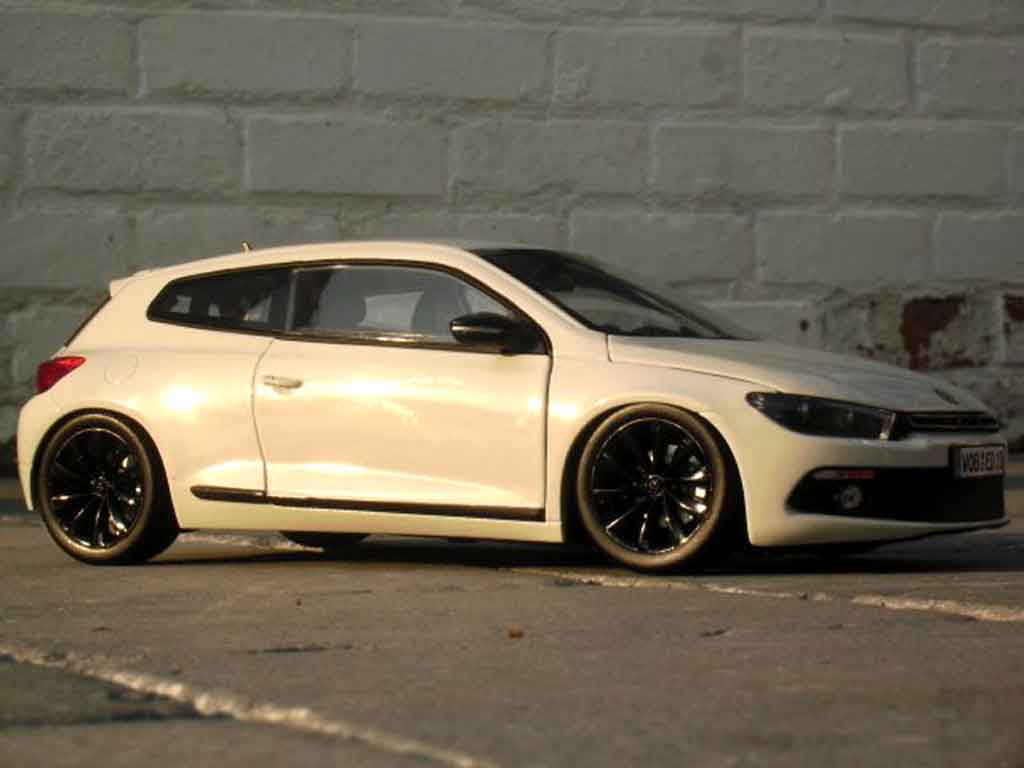 Volkswagen Scirocco Base 3 2.0 tsi white 1/18 Norev