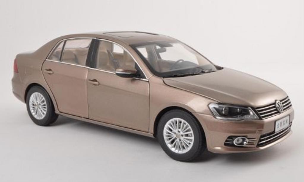 Volkswagen Bora 1/18 Paudi beige 2012 diecast model cars