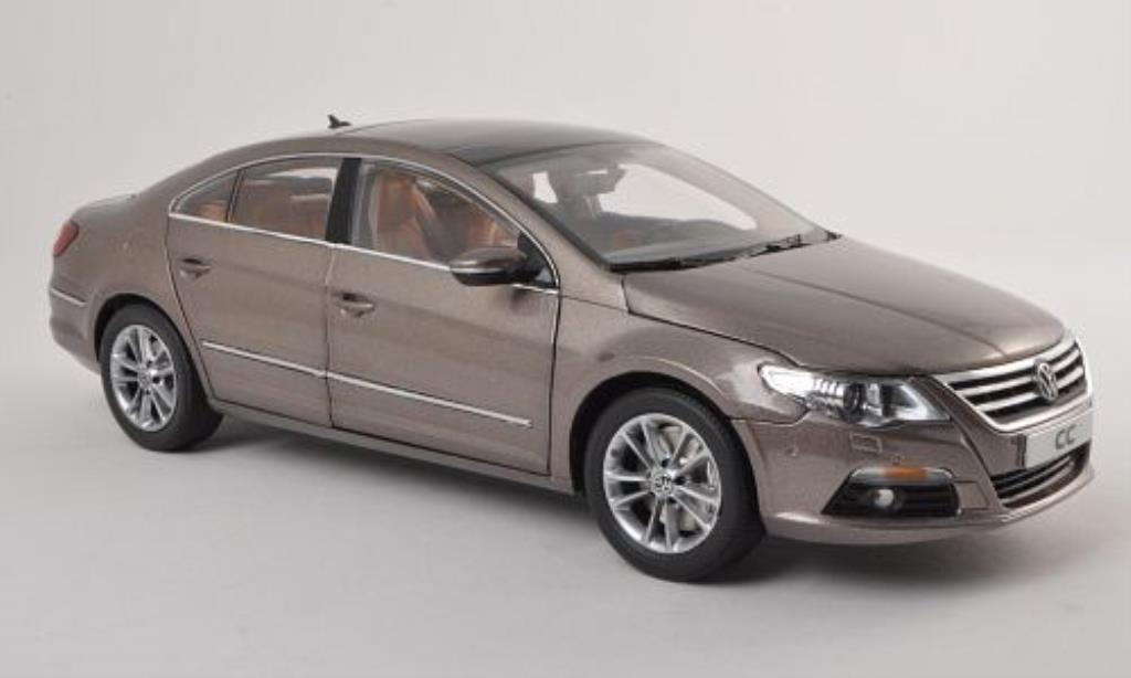 Volkswagen Passat CC 1/18 Paudi CC beige 2011 diecast model cars