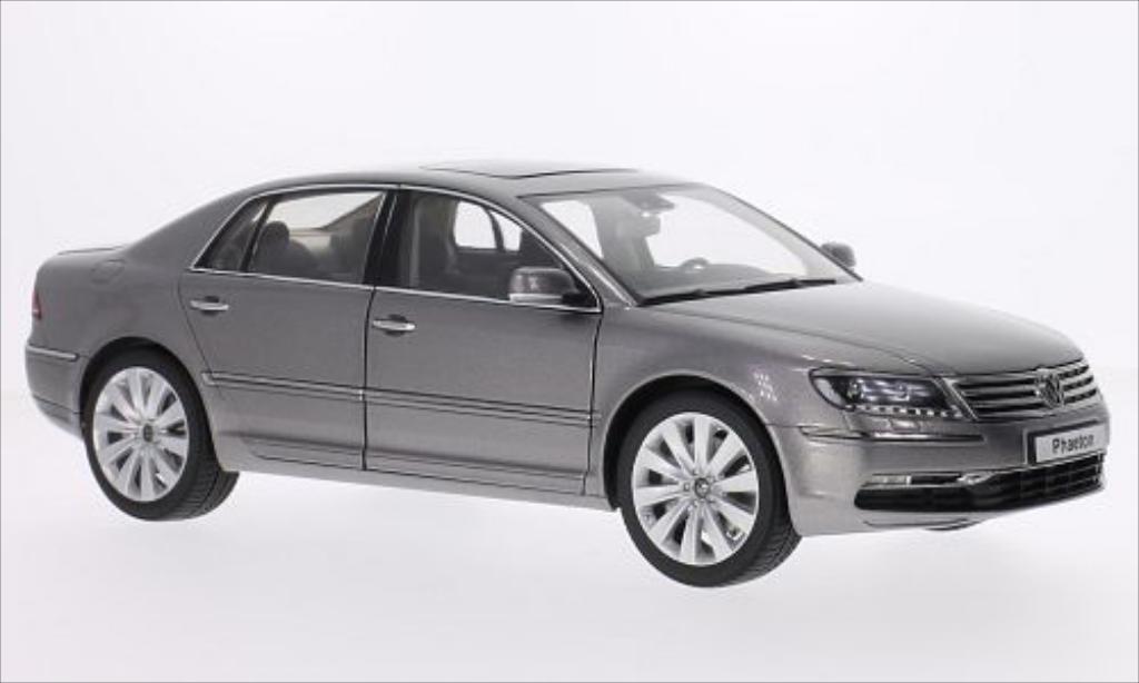 Volkswagen Phaeton 1/18 Kyosho metallic grey diecast model cars