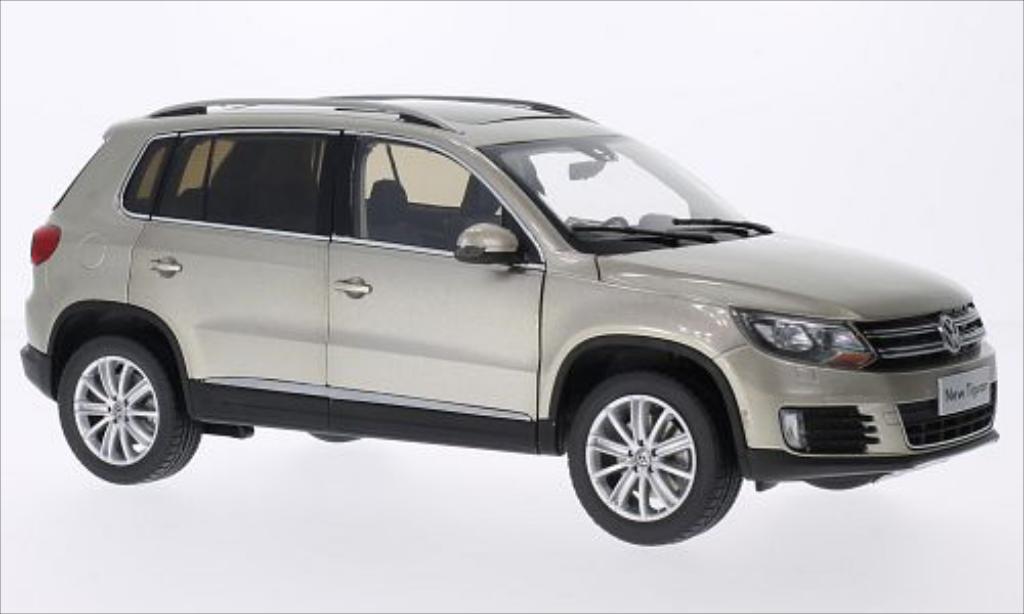 Volkswagen Tiguan 1/18 Paudi metallic beige 2013 diecast model cars