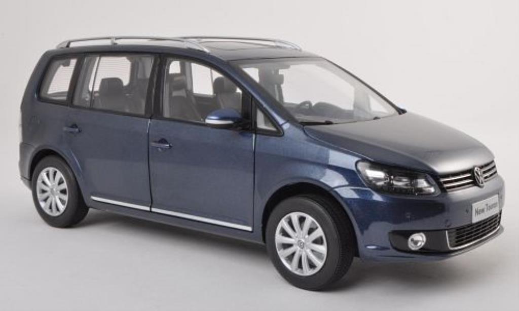 Volkswagen Touran 1/18 Paudi TSI blue 2011 diecast model cars