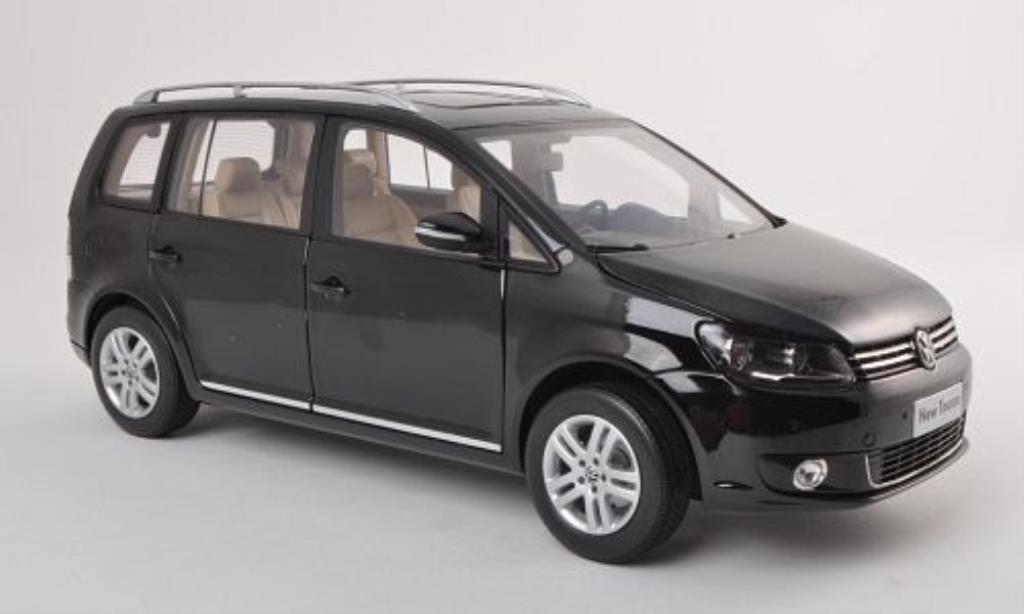 Volkswagen Touran 1/18 Paudi TSI black 2011 diecast model cars