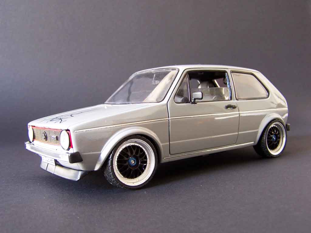 Volkswagen Golf GTI grey jantes tsw 18 pouces pinstriping 1/18 Solido