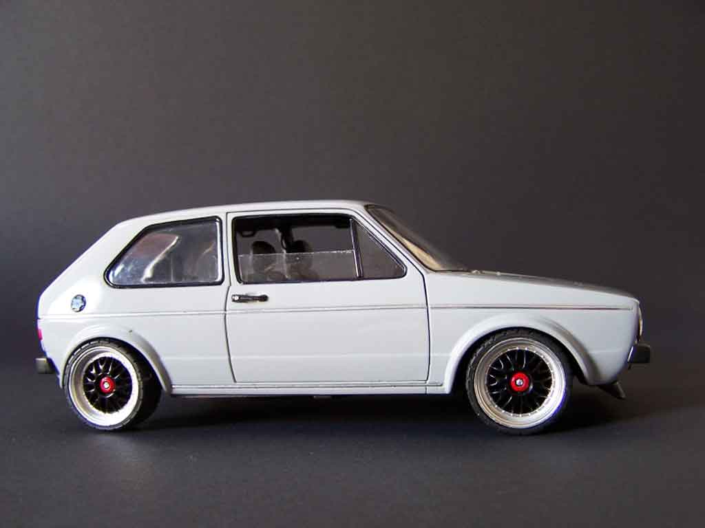 Volkswagen Golf GTI grey jantes tsw 18 pouces pinstriping 1/18 Solido