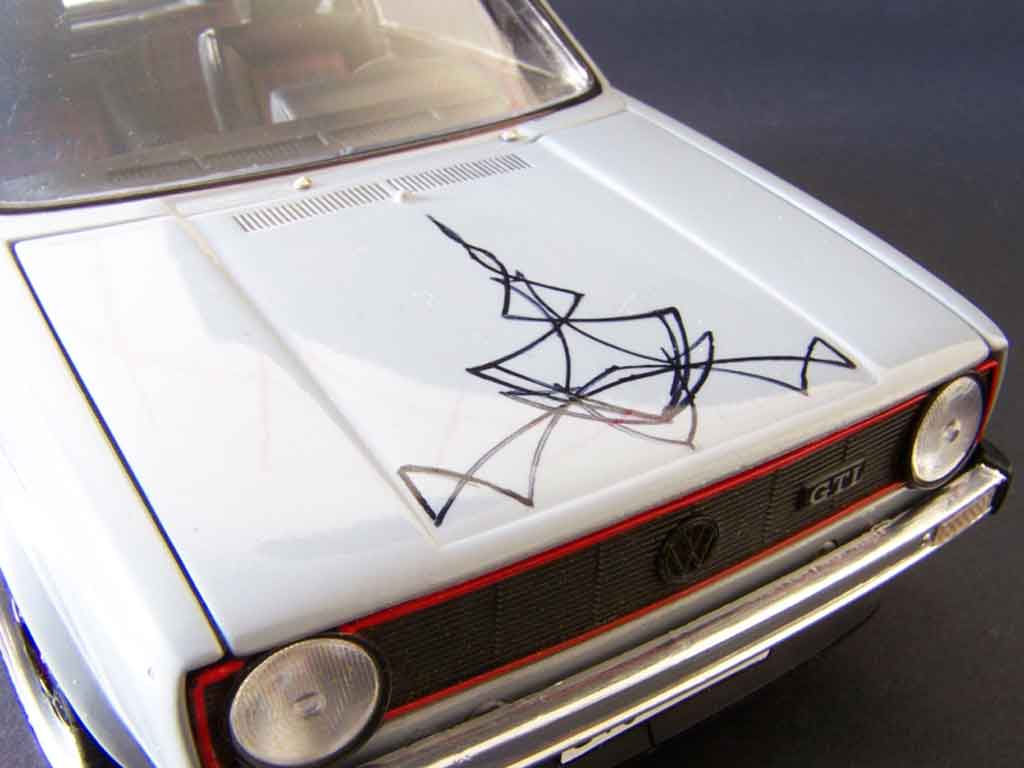 Volkswagen Golf GTI grey jantes tsw 18 pouces pinstriping 1/18 Solido