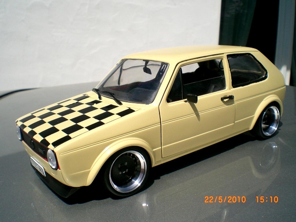 Volkswagen Golf 1 GTI 1/18 Solido 1 GTI beige jantes schmidt capot damier diecast model cars