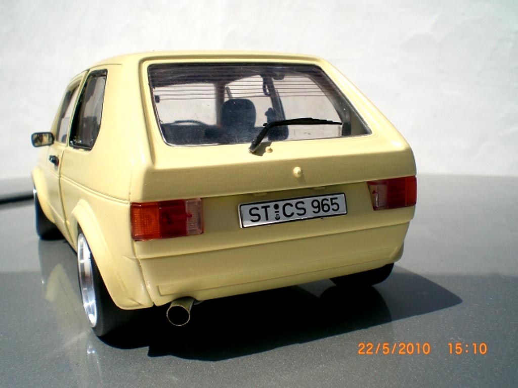Volkswagen Golf GTI beige jantes schmidt capot damier 1/18 Solido