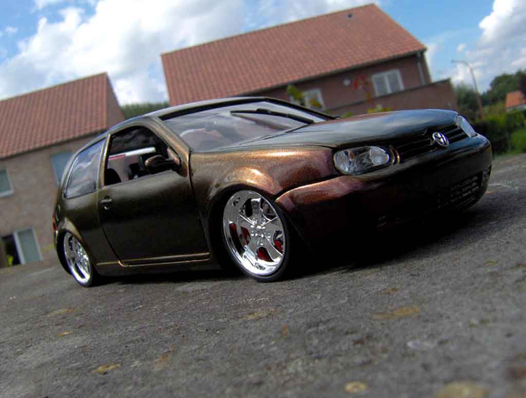 Volkswagen Golf 4 GTI 1/18 Revell 4 GTI peinture cameleon diecast model cars