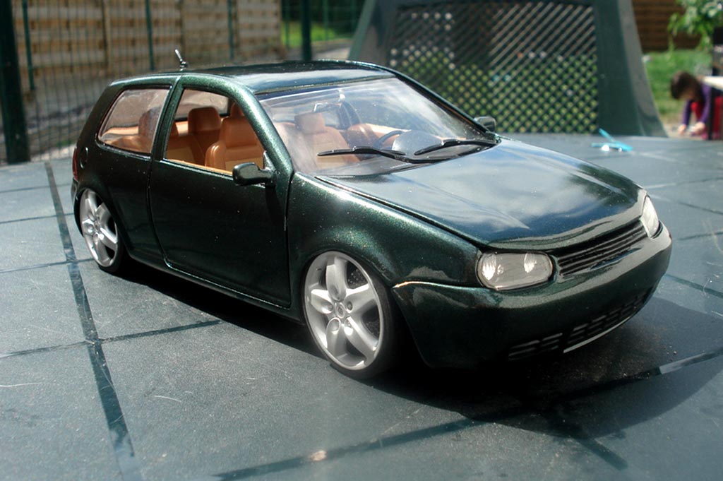 Volkswagen Golf 4 GTI 1/18 Revell 4 GTI grun jantes porsche et lissage carrosserie diecast model cars