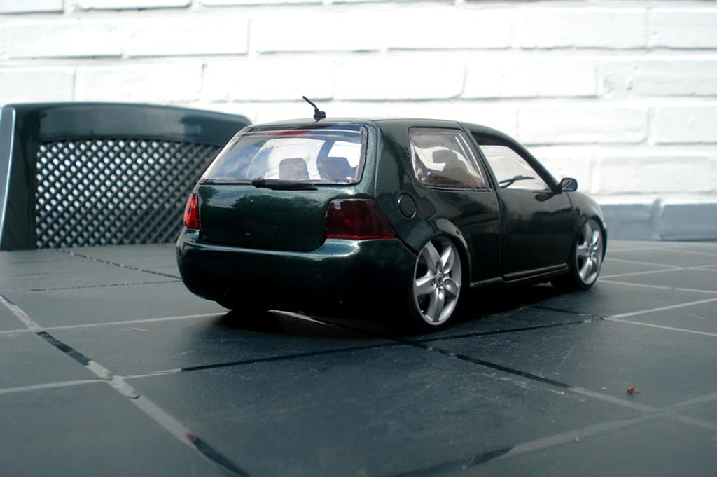 Volkswagen Golf GTI green jantes porsche et lissage carrosserie 1/18 Revell