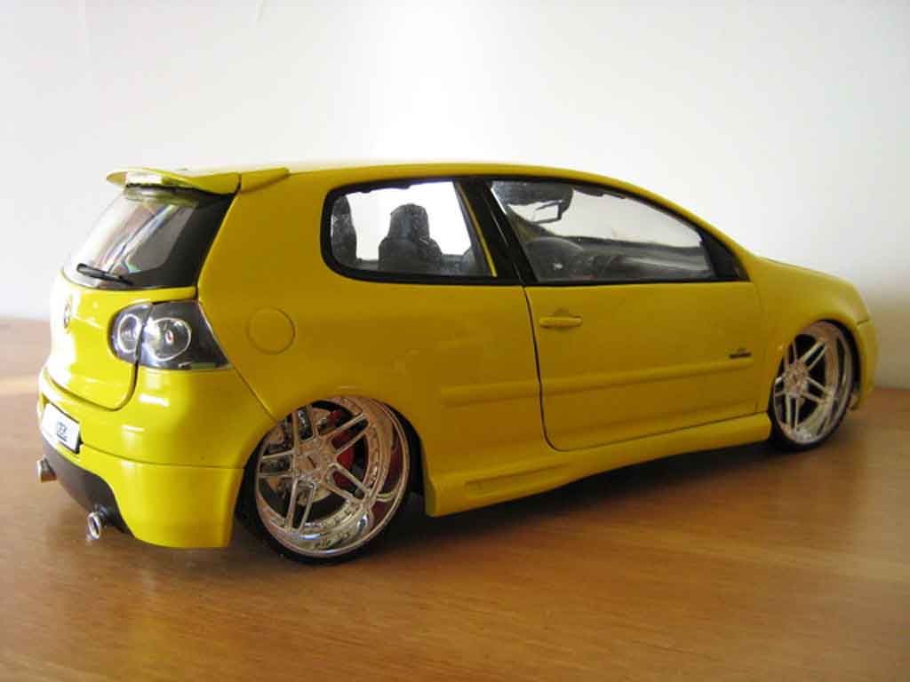 Volkswagen Golf GTI yellow jantes ac schnitzer 1/18 Burago