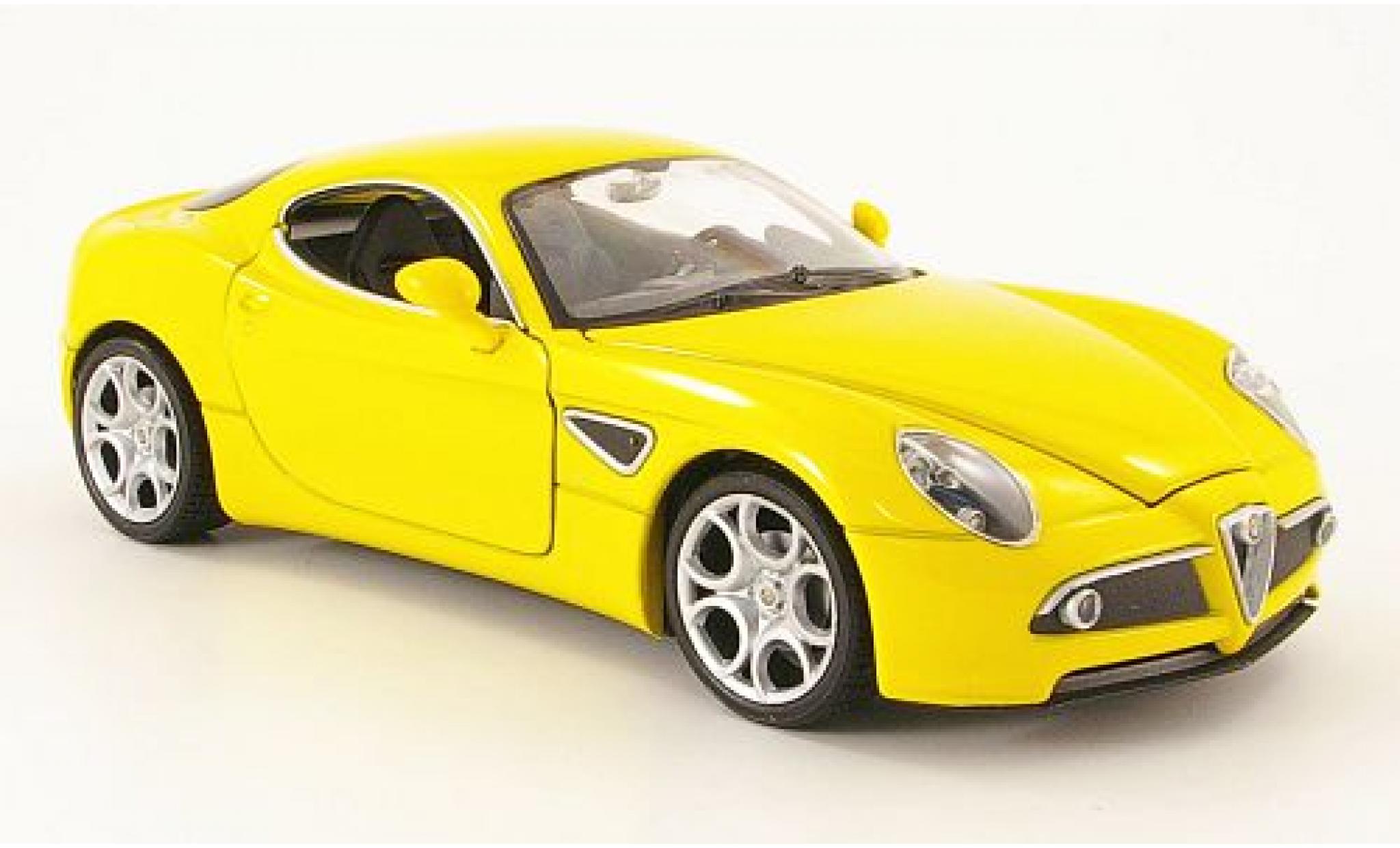 Alfa Romeo 8C 1/24 Welly Competizione met.-yellow 1:24 diecast model cars