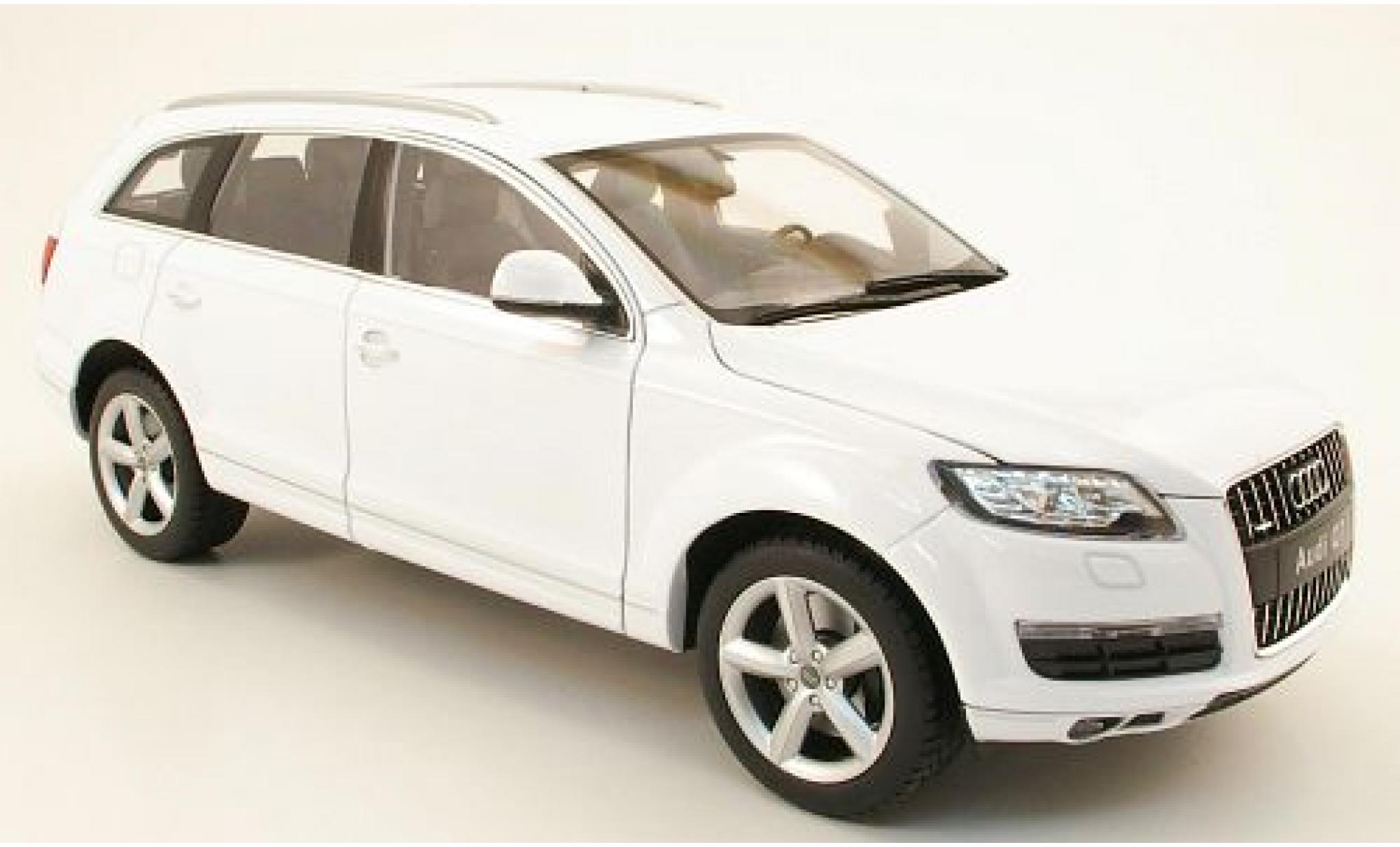 Audi Q7 1/18 Welly white 2010 1:18 diecast model cars