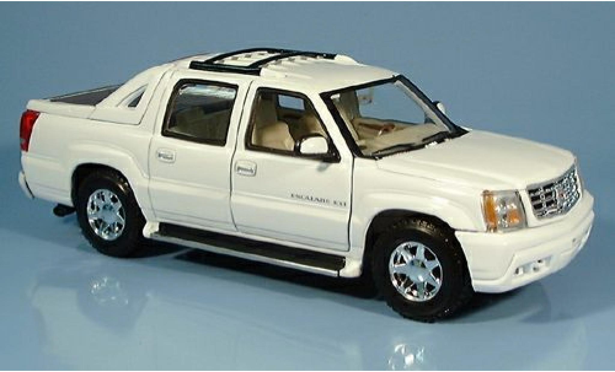 Cadillac Escalade 1/24 Welly EXT white 2002 1:24 diecast model cars