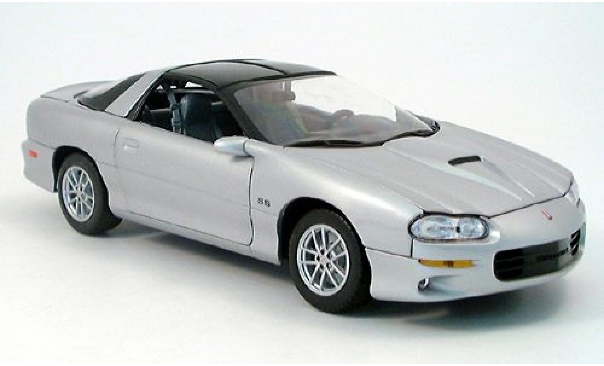 Chevrolet Camaro 1/18 Welly SS silver 2002 1:18 diecast model cars