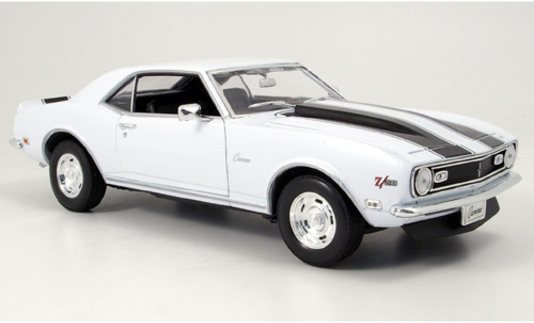 Chevrolet Camaro 1/18 Welly Z28 Coupe white mit blacken Streifen 1968 1:18 diecast model cars
