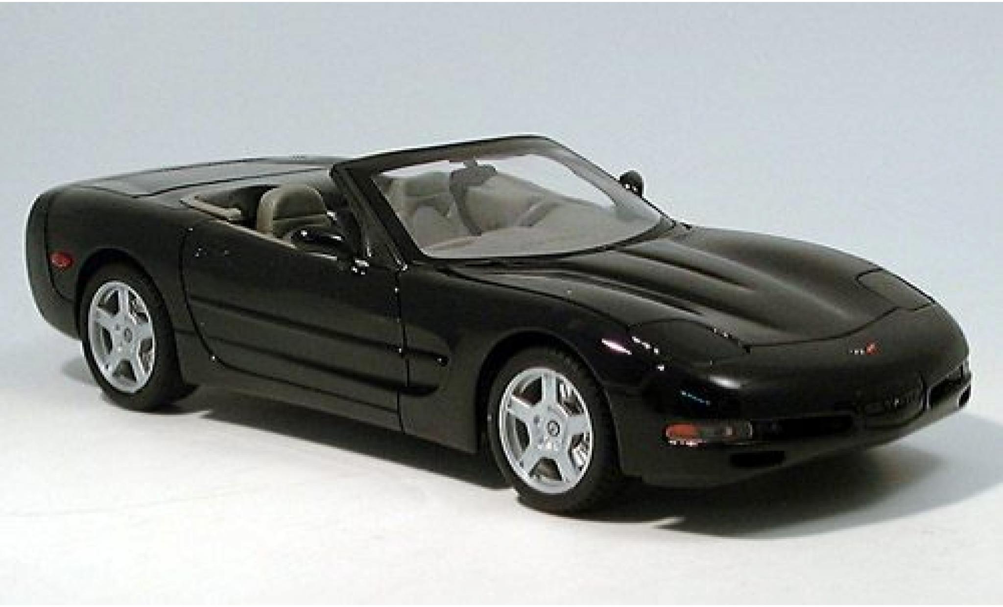 Chevrolet Corvette 1/18 Welly Convertible black 1999 1:18 diecast model cars