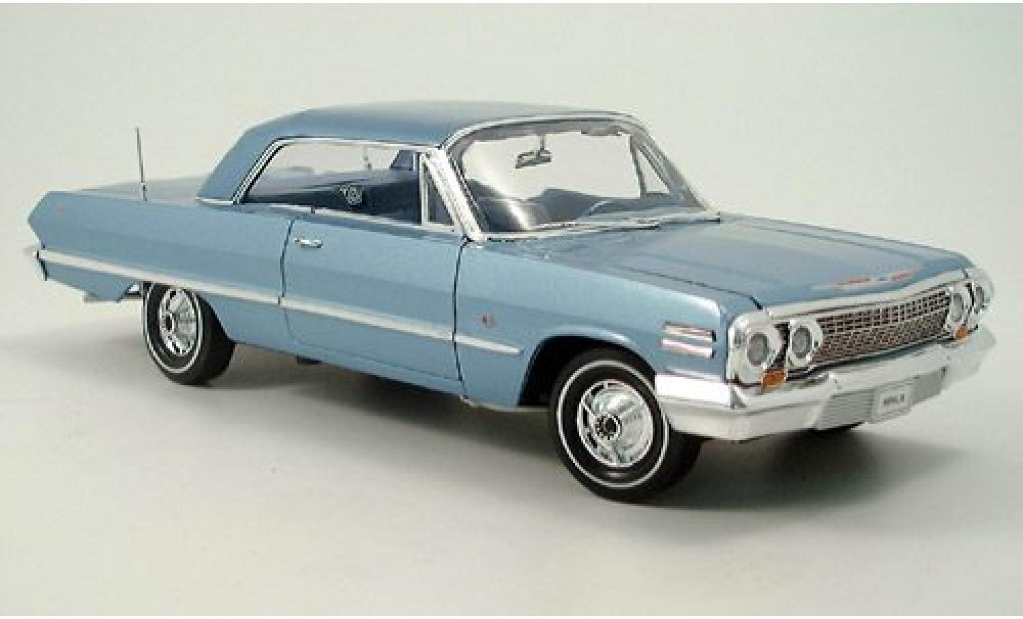 Chevrolet Impala 1/18 Welly geschlossen met. blue 1:18 diecast model cars