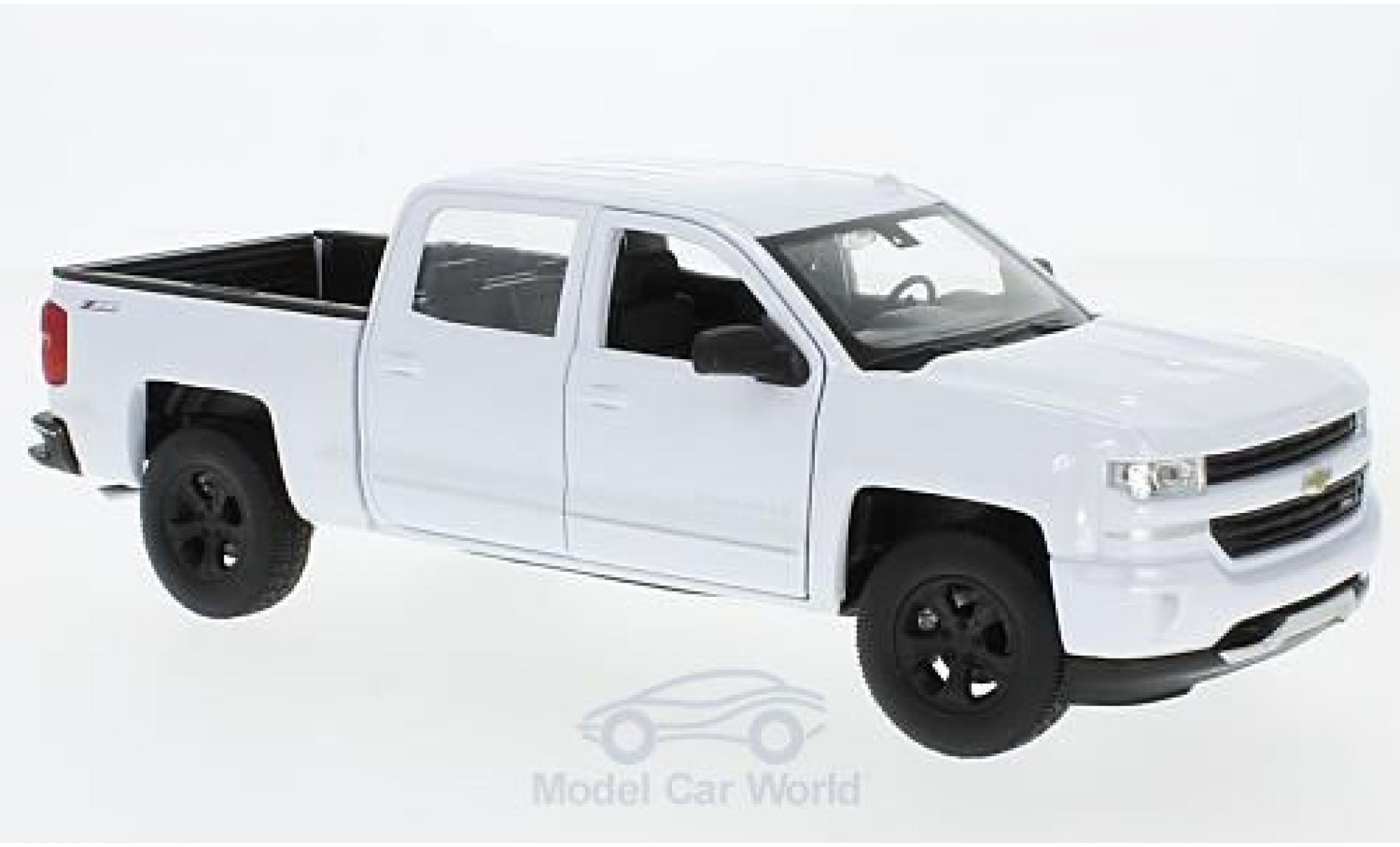Chevrolet Silverado 1/24 Welly white diecast model cars